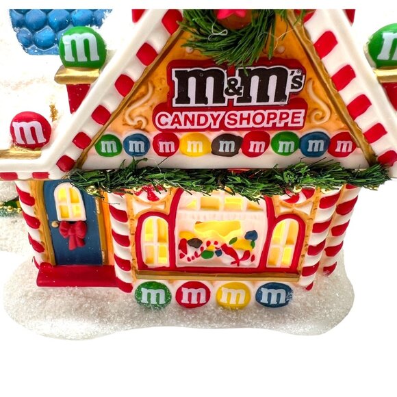 Department 56 M&Ms Village Candy Shoppe Lighted House Holiday Figurine 2005 - Picture 4 of 16